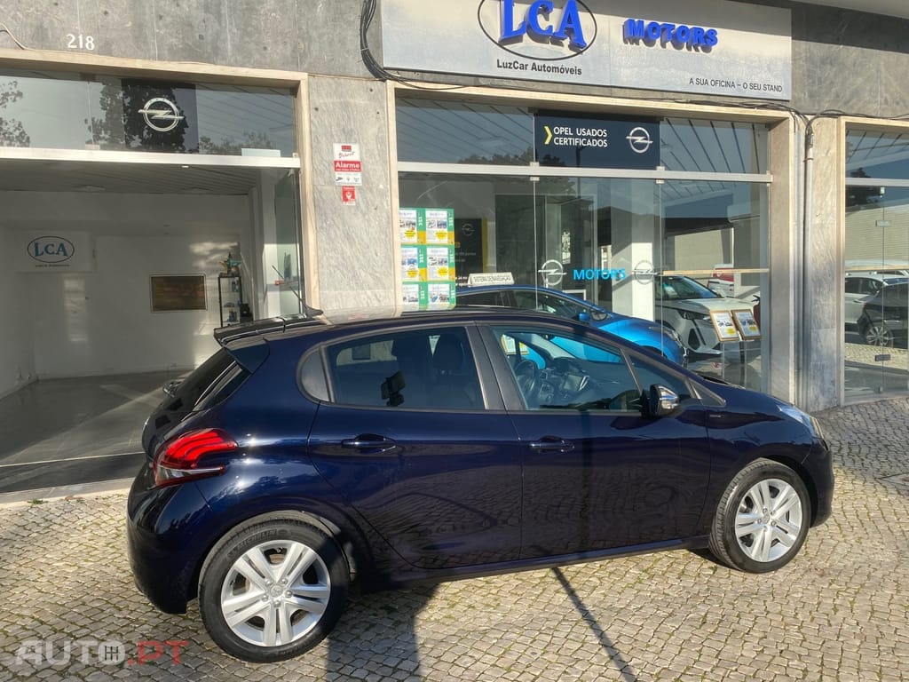 Peugeot 208 1.2 PureTech Signature