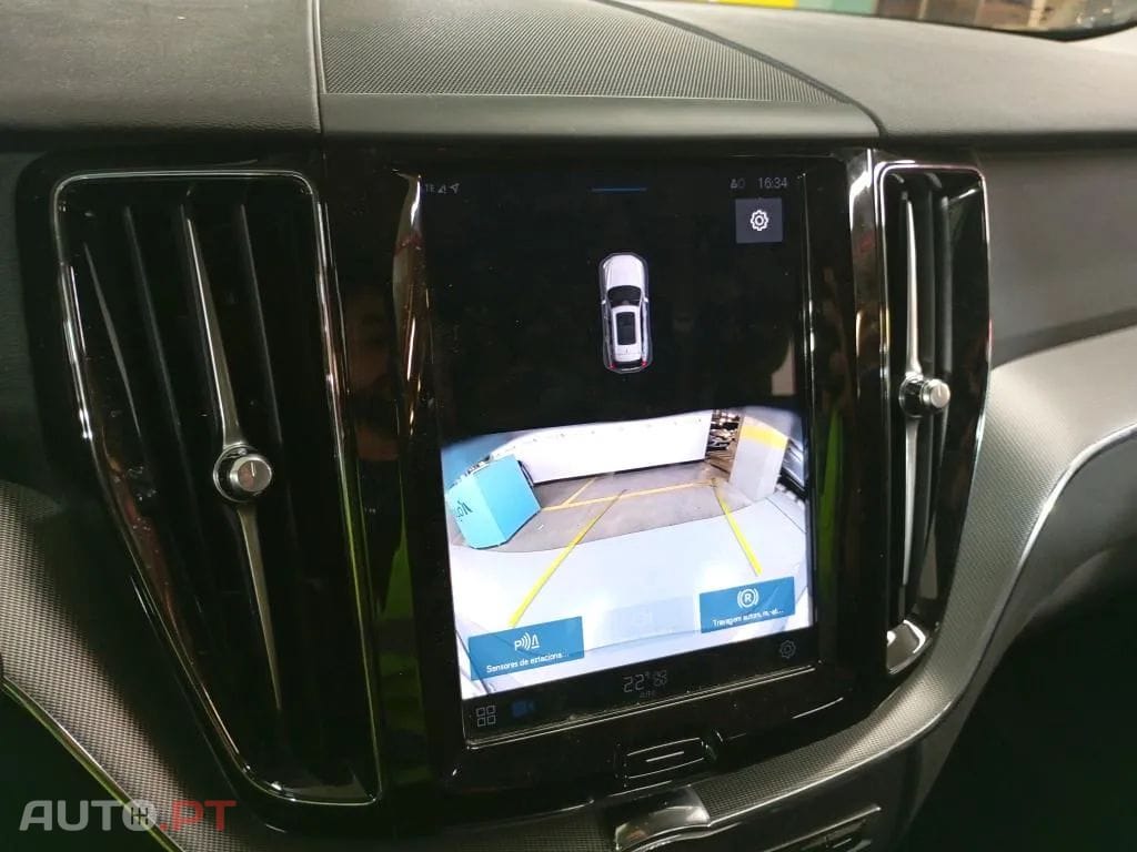 Volvo XC60 2.0 T6 PHEV Plus Dark AWD