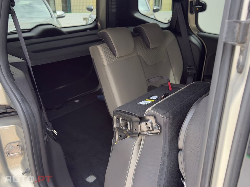 Ford Tourneo 1.5 TDCi Titanium