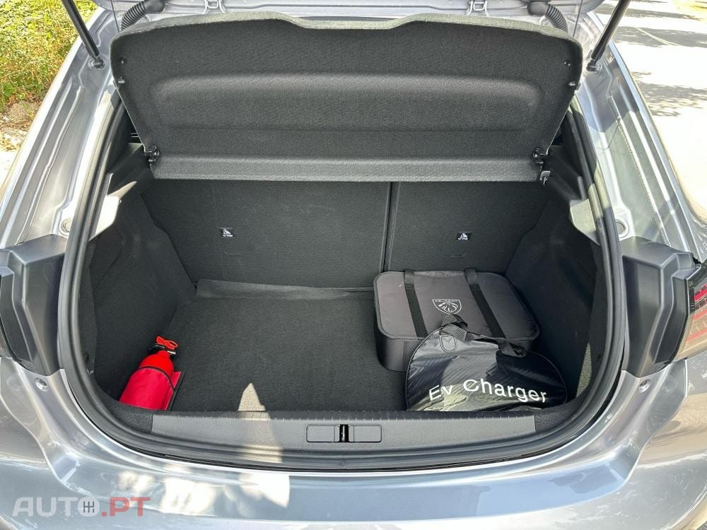 Peugeot E-208 50 kWh GT Pack