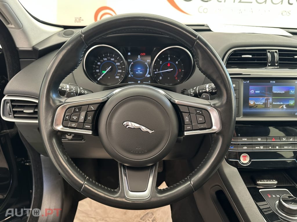 Jaguar F-Pace D200 AWD SE