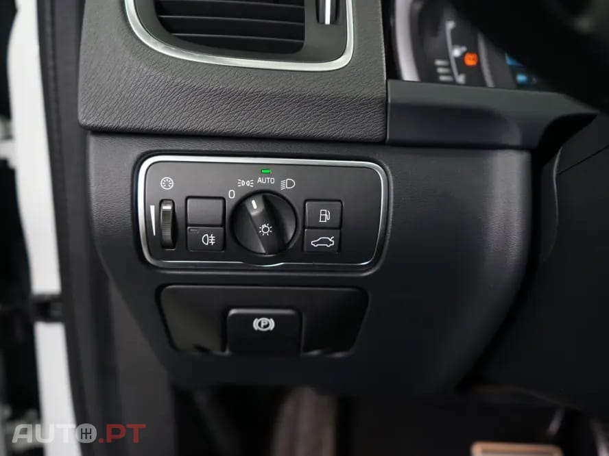 Volvo V60 2.4 D6 R-Design AWD Phev