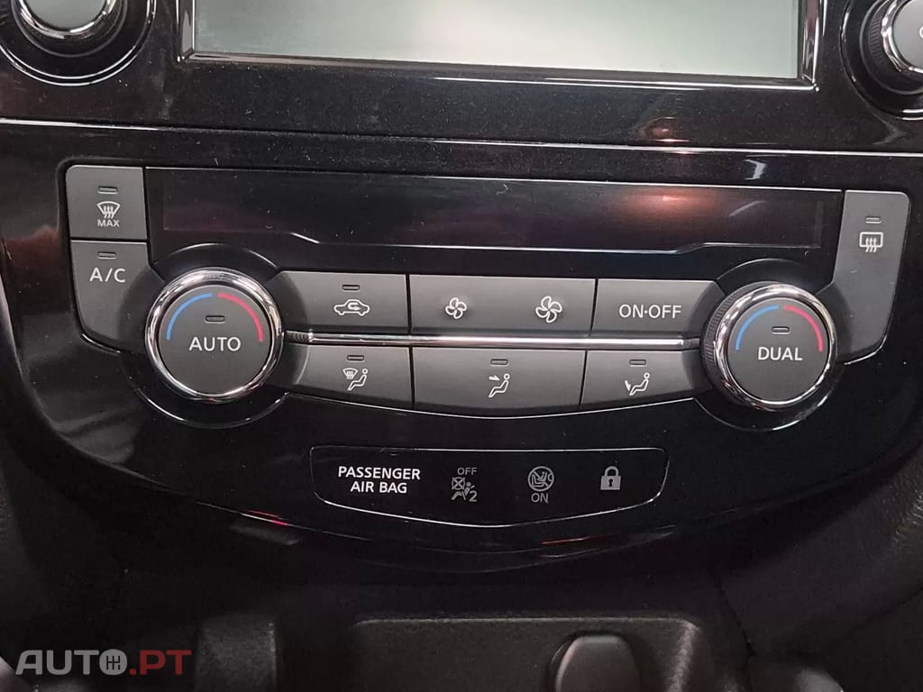 Nissan Qashqai 1.3 DIG-T N-Connecta LED+SKY