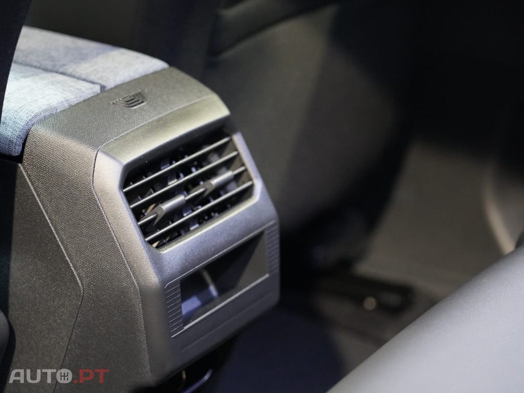 Peugeot 3008 1.2 Hybrid Allure e-DCS6