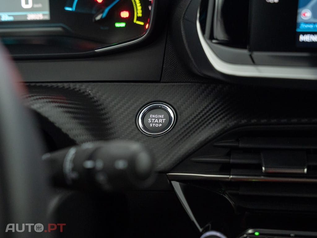 Peugeot E-2008 50 kWh Active