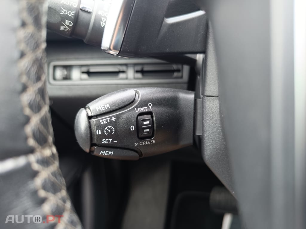 Peugeot 3008 1.5 BlueHDi Allure EAT8 - Nacional