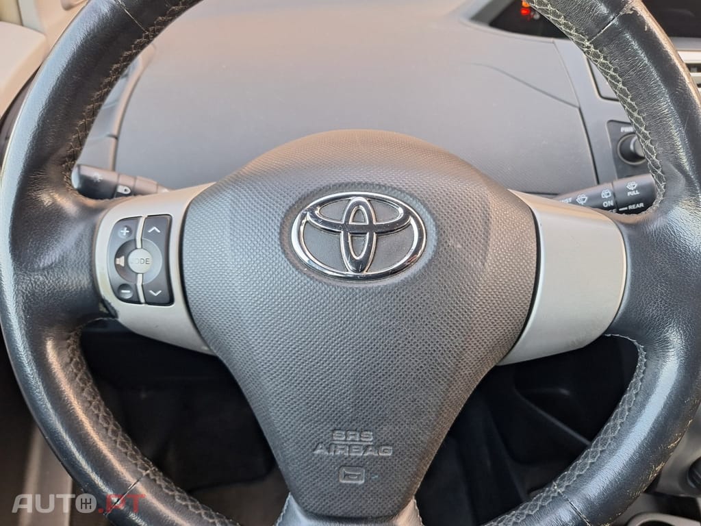 Toyota Yaris 1.0 VVT-i Sol High Pack