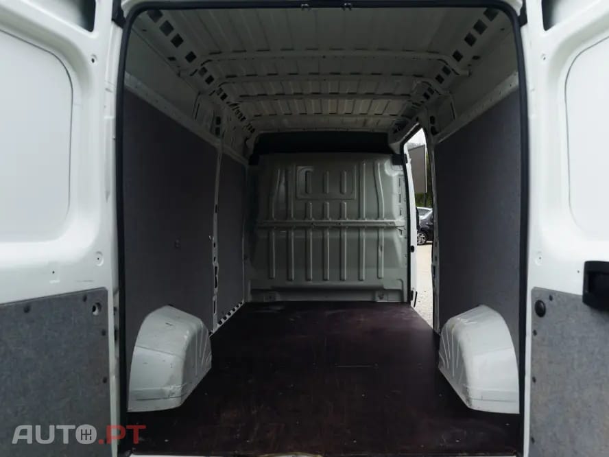 Peugeot Boxer 2.2 BlueHDi 335 L2 CD