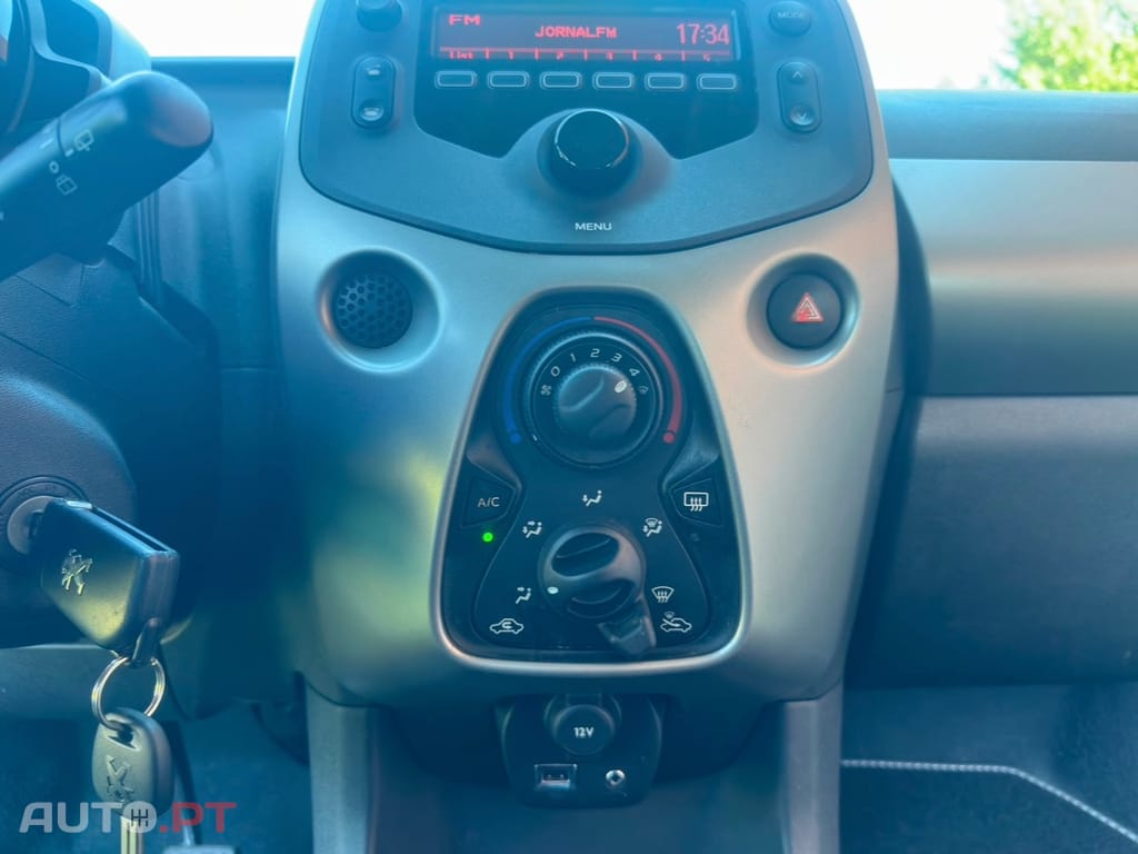 Peugeot 108 1.0 AUTOMÁTICO