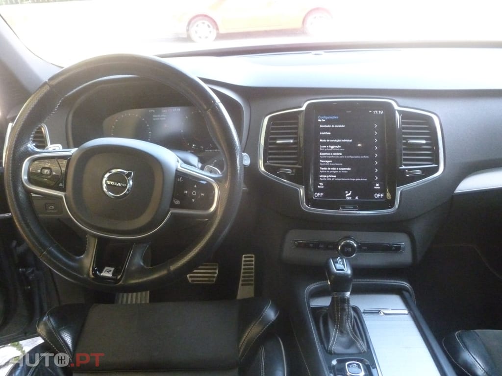 Volvo XC90 2.0 D4 R-Design Auto