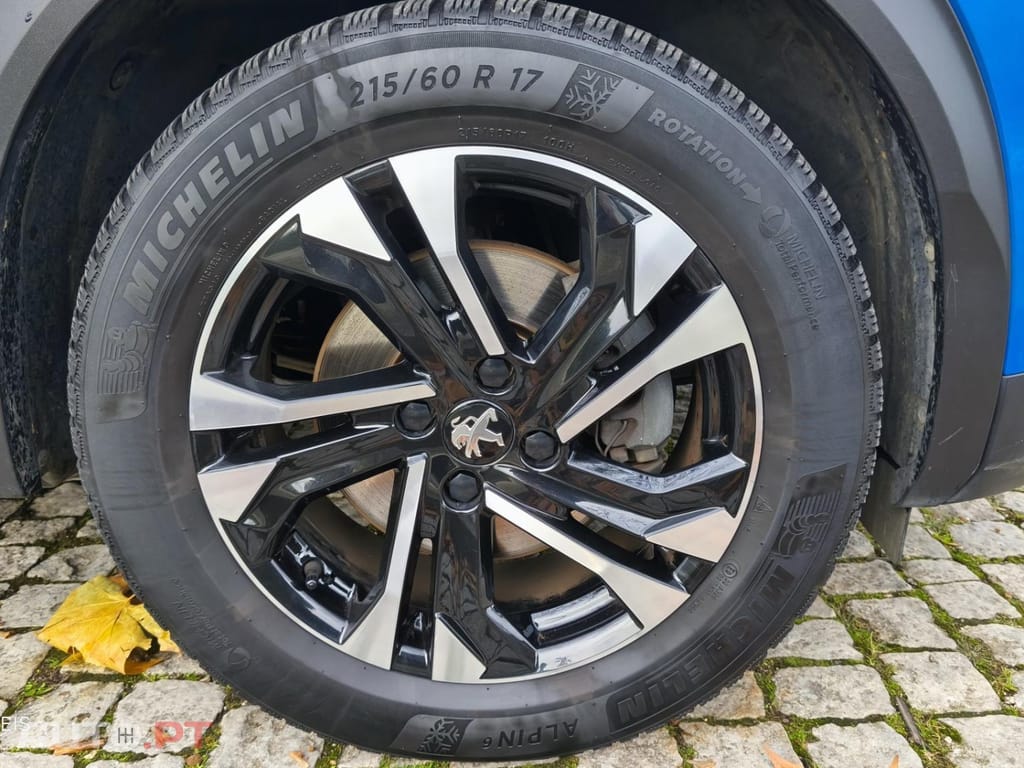 Peugeot E-2008 50 kWh Allure Pack