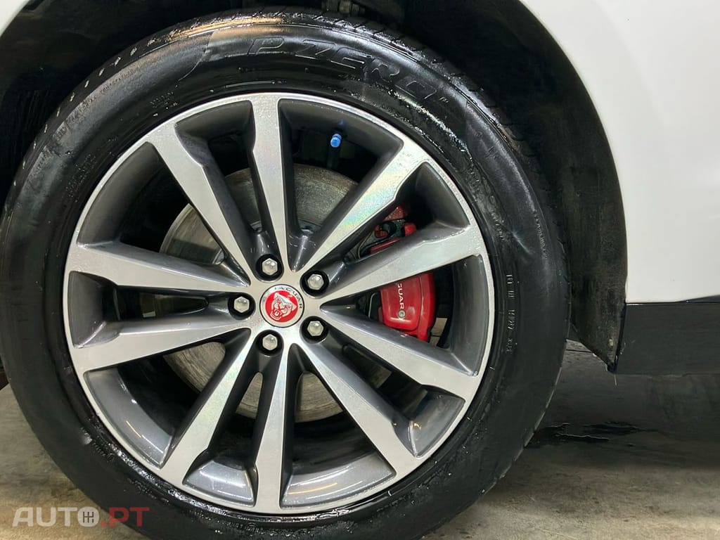Jaguar F-Pace 2.0 P400e Plug-in Hybrid