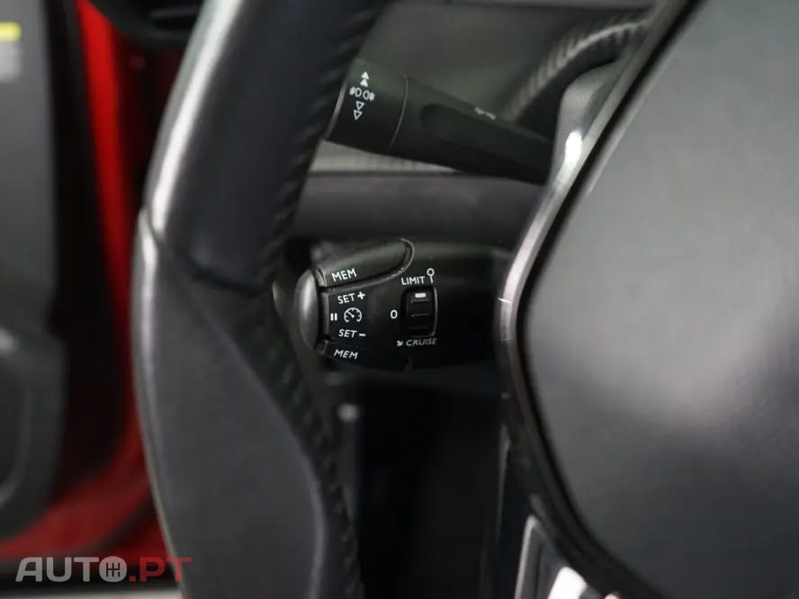 Peugeot 2008 1.2 PureTech Allure