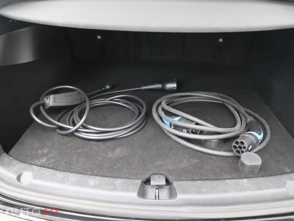 Tesla Model Y Long-Range AWD I.V.A DEDUTIVEL