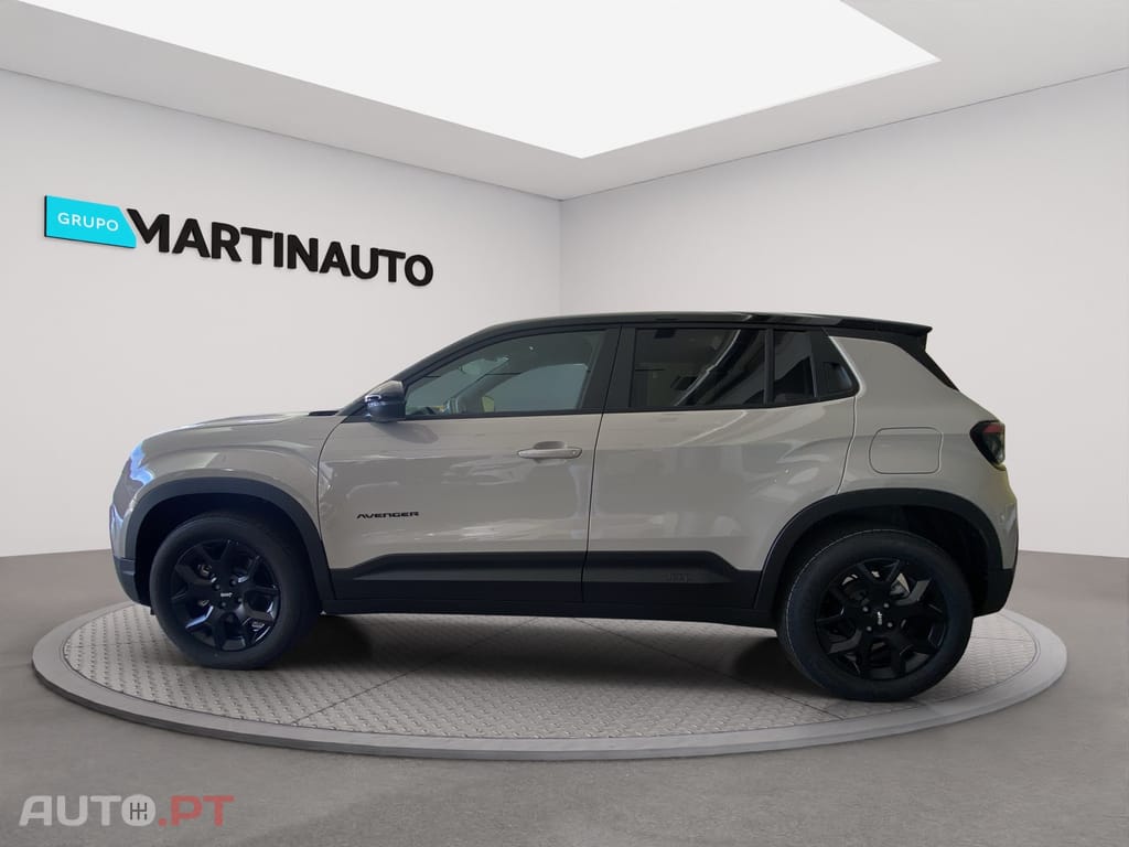 Jeep Avenger 1.2 e-Hybrid Black Edition DCT