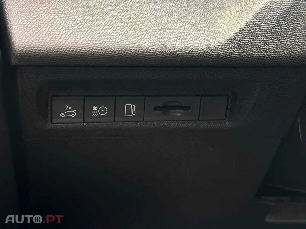 Peugeot 408 1.6 Hybrid GT e-EAT8