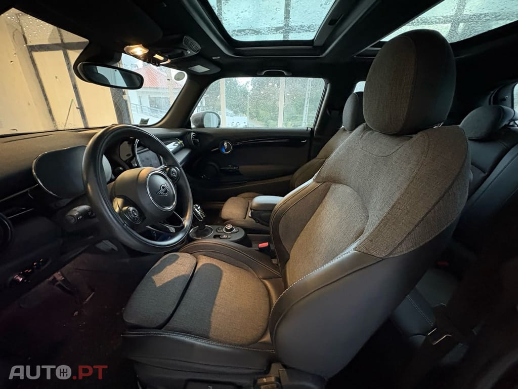 MINI Cooper Cooper SE