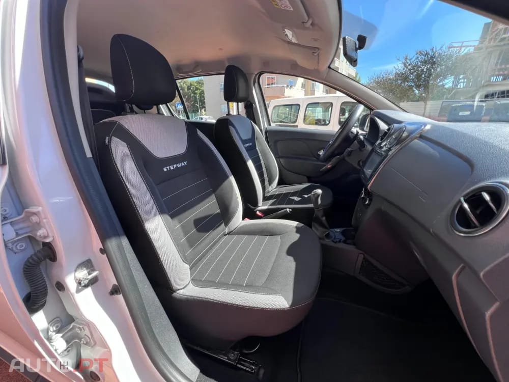 Dacia Sandero 0.9 TCe LPG Stepway Celebration