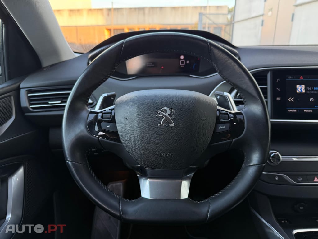 Peugeot 308 1.2 PureTech Allure Pack EAT8