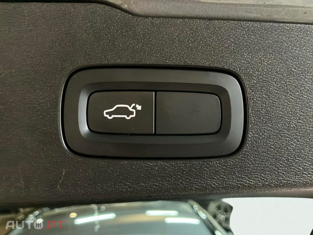 Volvo V60 2.0 D3 R-Design Geartronic