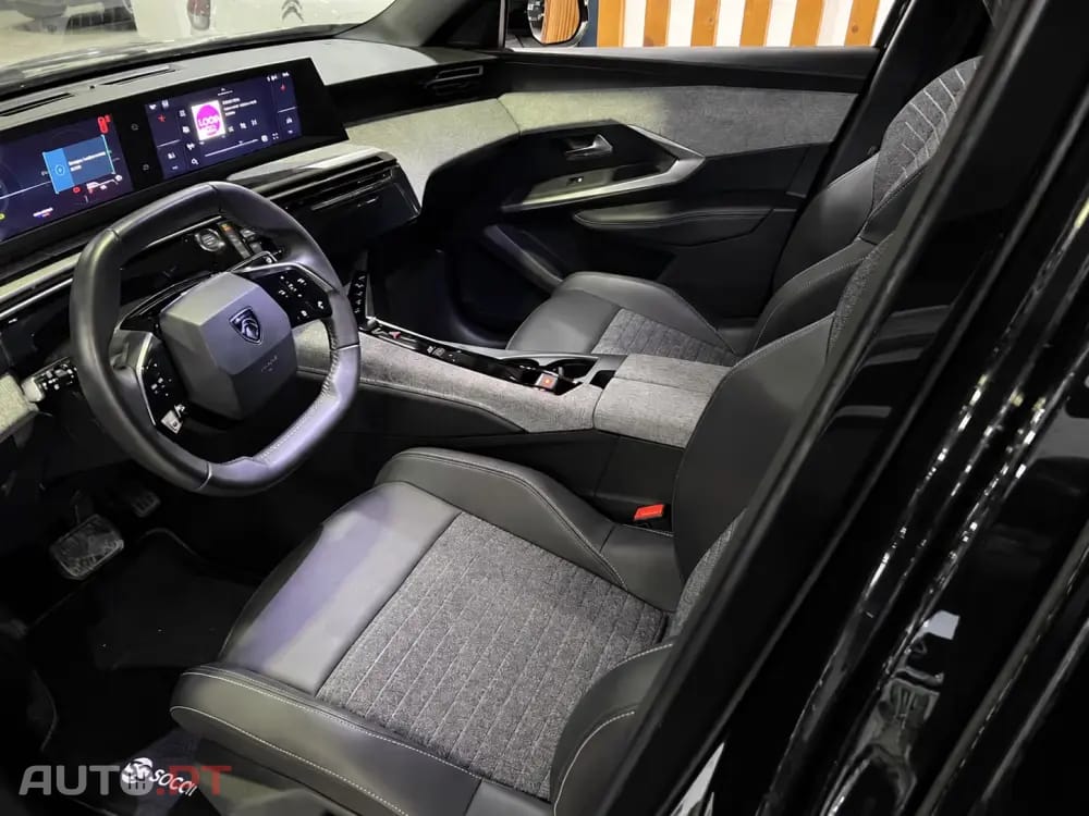 Peugeot 3008 1.2 Hybrid Allure e-DCS6