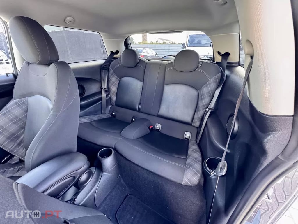 MINI Cooper Cooper SD Auto