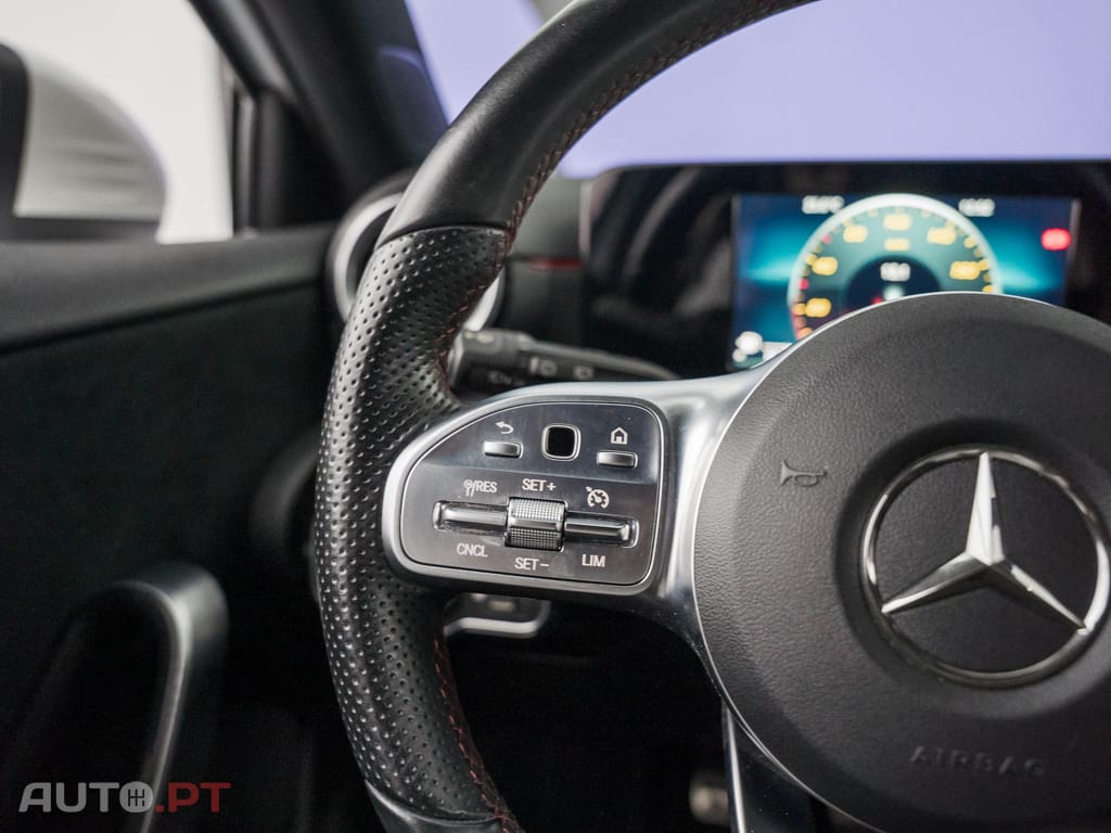Mercedes-Benz A 180 d AMG Line