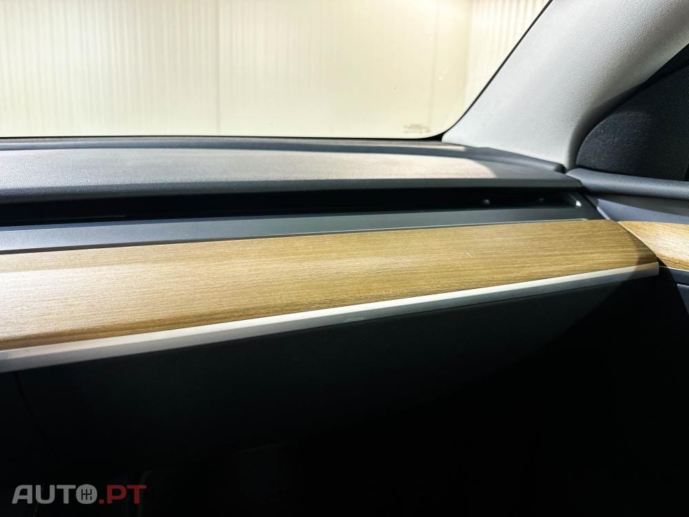 Tesla Model Y Long Range Dual Motor AWD