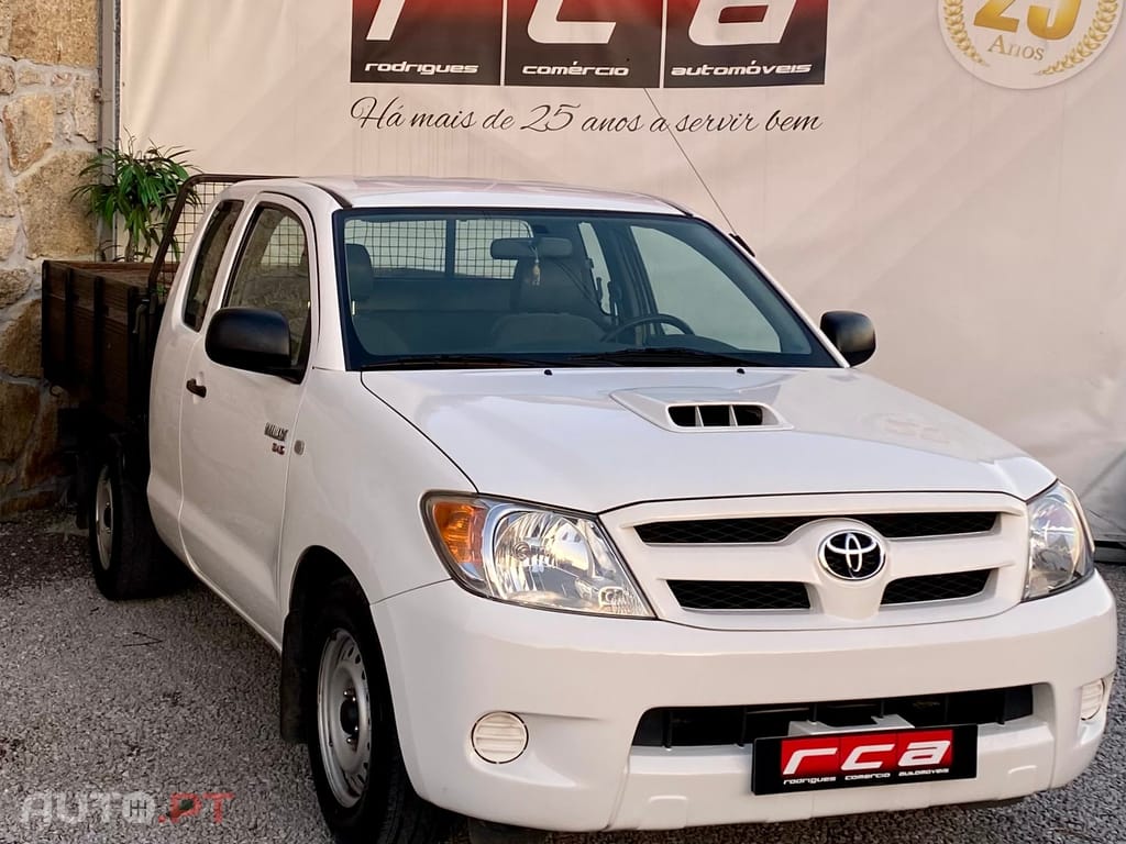 Toyota Hilux 2.5 D-4D 2WD CE PM+AC