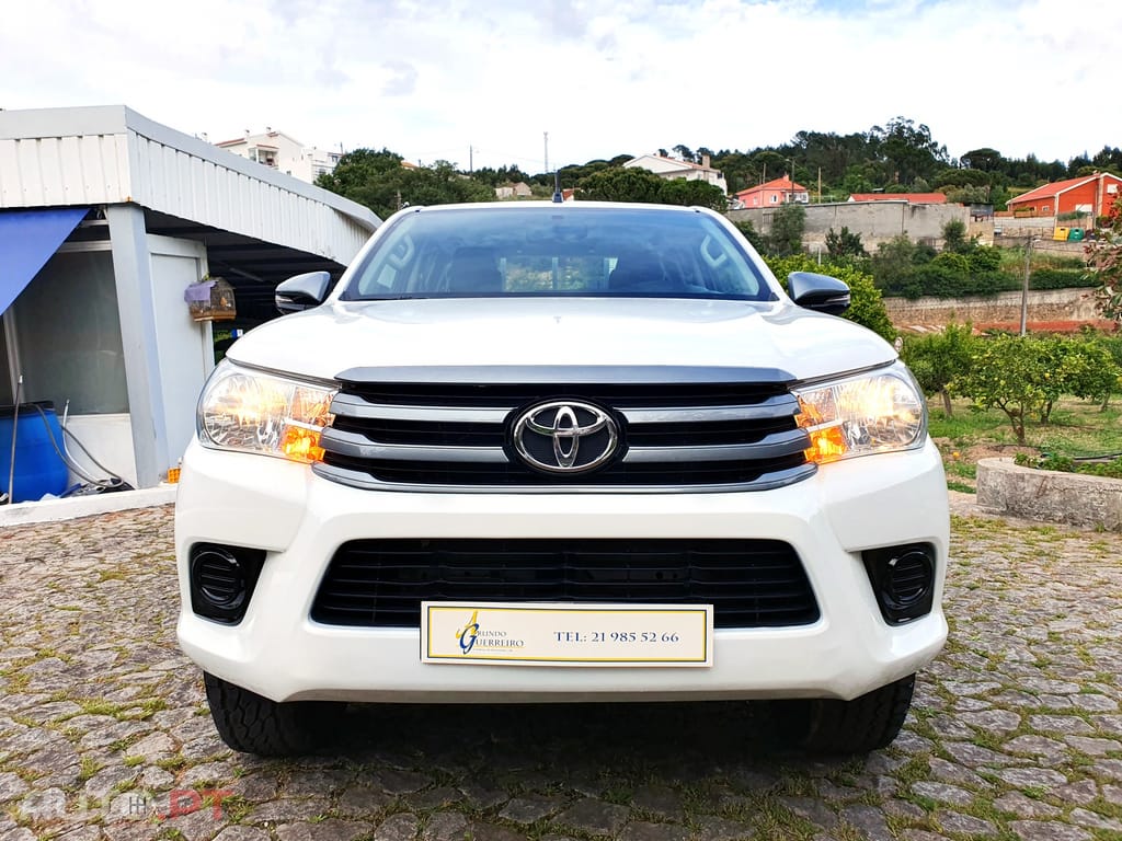 Toyota Hilux 2.4 D-4D 4WD CD CM
