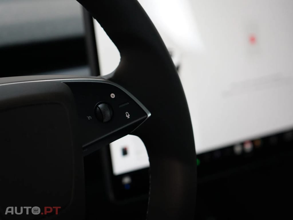 Tesla Model 3 Tração Traseira