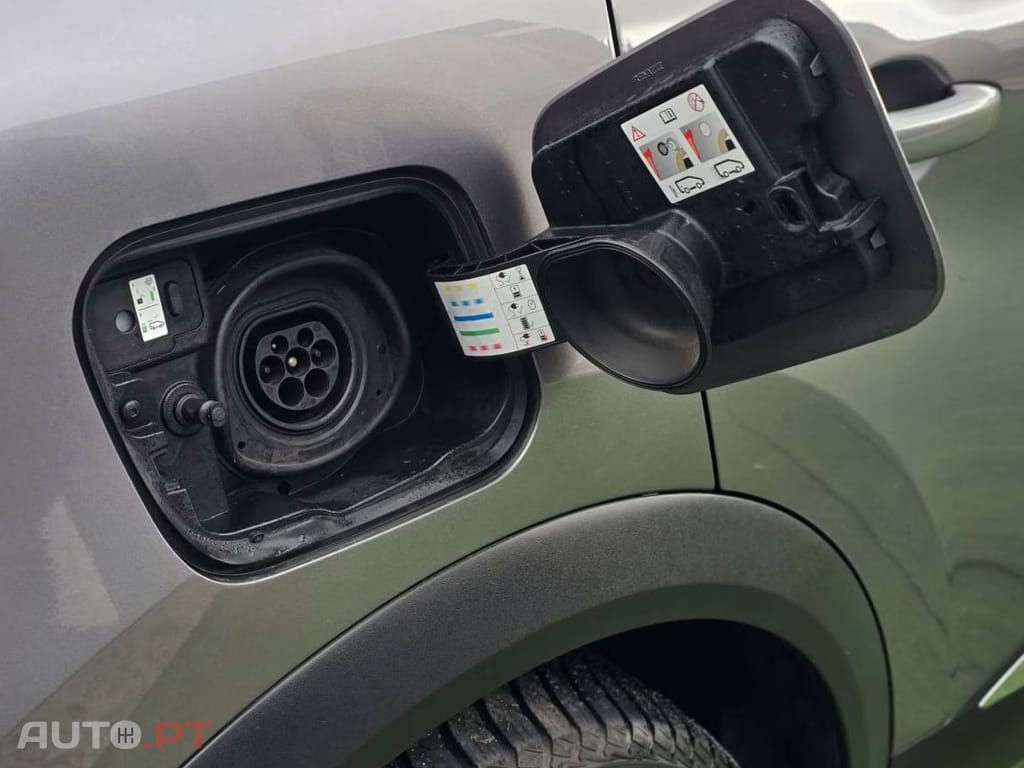 Renault Captur 1.6 E-TECH PLUG-IN INTENSE