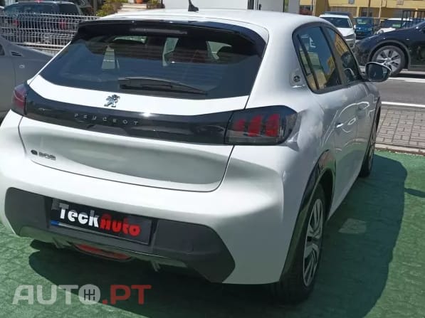 Peugeot E-208 50 KWh Active Pack