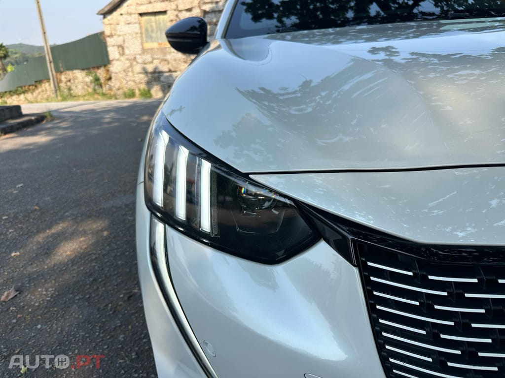 Peugeot E-208 50 kWh GT Pack