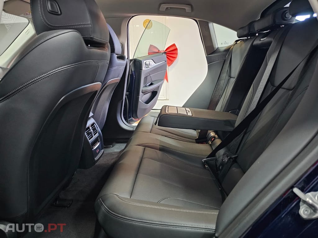 BMW i4 eDrive35 — fotografia 13