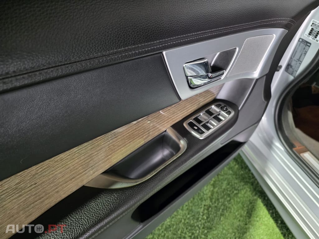 Jaguar XF 2.2 D R-Sport