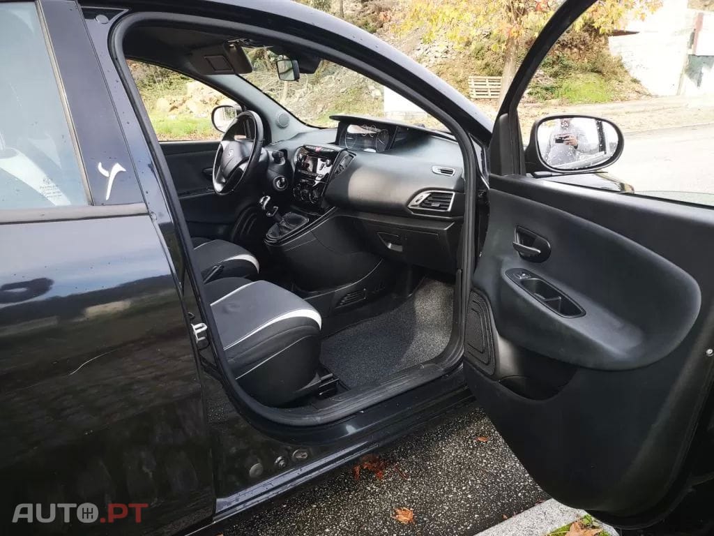 Lancia Ypsilon 1.2 S&S Gold