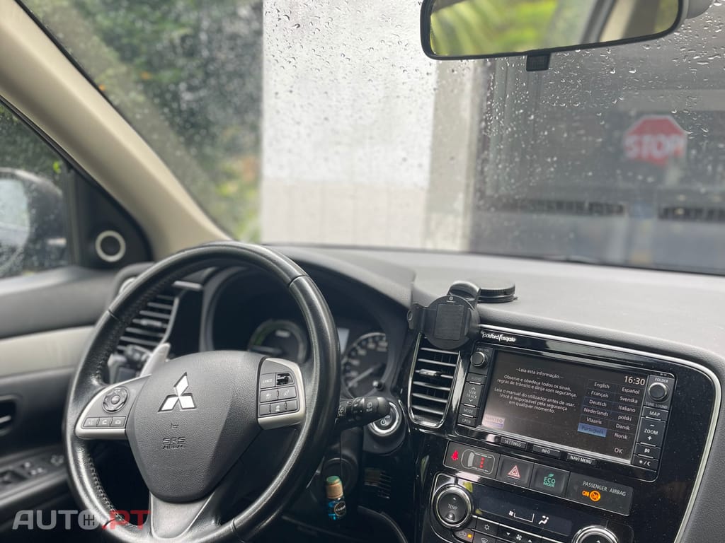 Mitsubishi Outlander PHEV+GPL