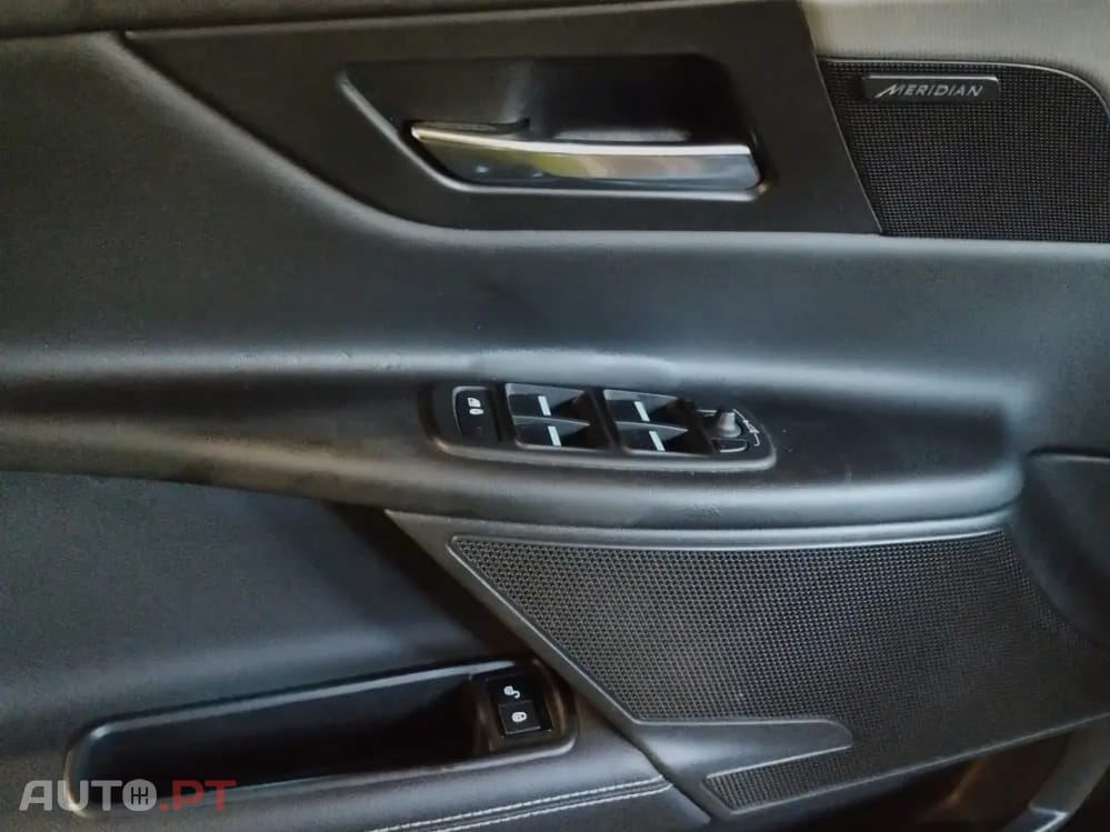 Jaguar XE 2.0 D R-Dynamic SE