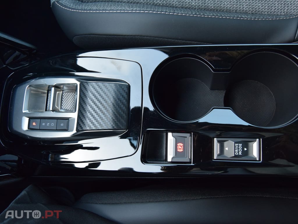 Peugeot E-2008 50 kWh Allure