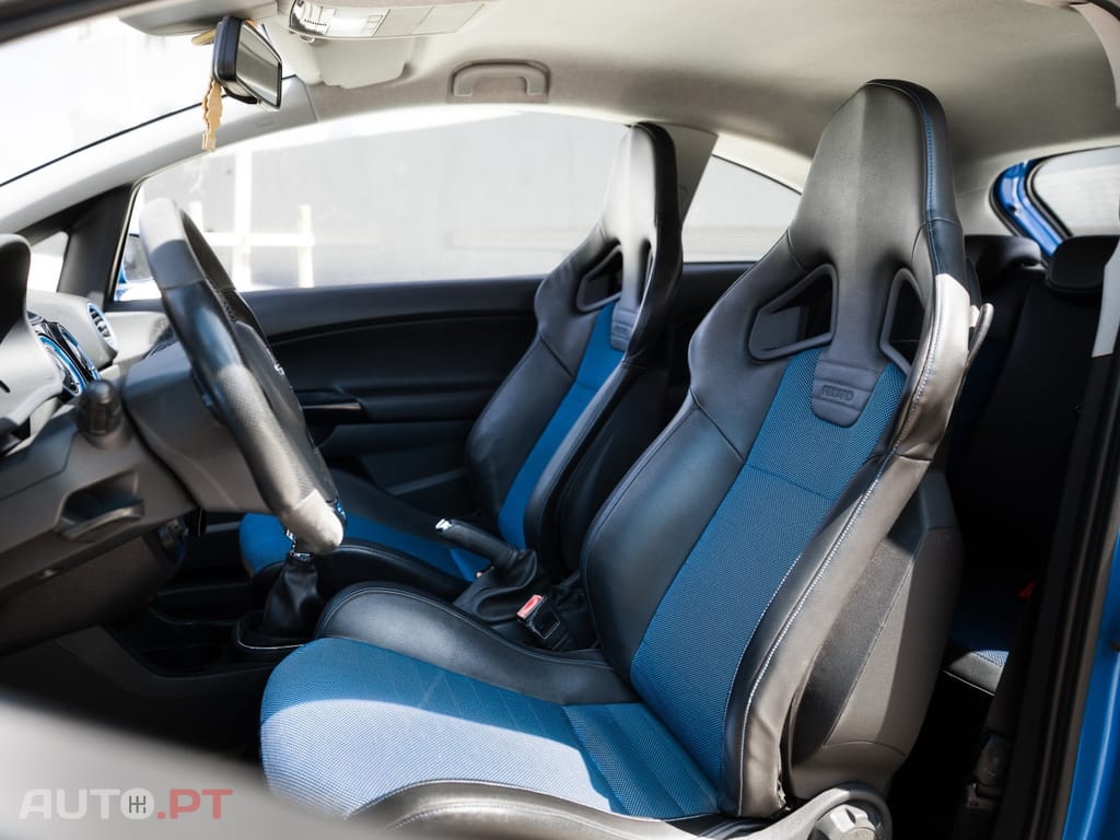 Opel Corsa 1.6 Turbo OPC