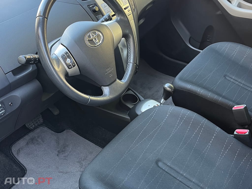 Toyota Yaris 1.0 VVT-i Sol High Pack Automático