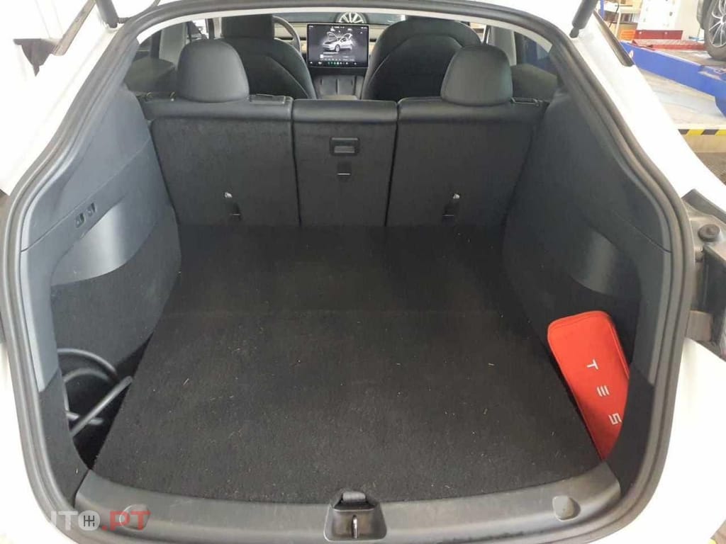 Tesla Model Y Long Range Tração Integral