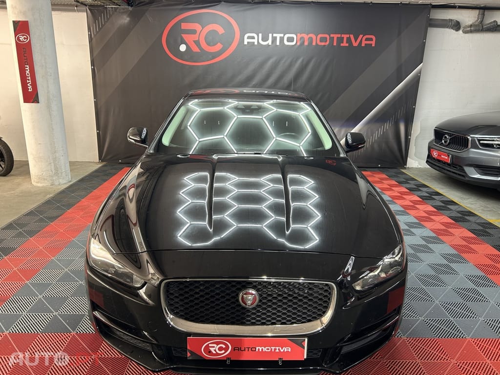 Jaguar XE 2.0 D Prestige
