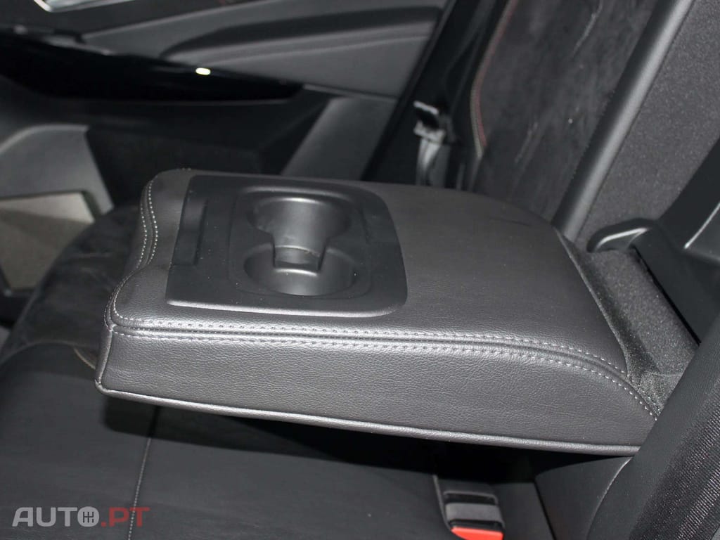 DS DS7 E-Tense 4x4 Performance Line +