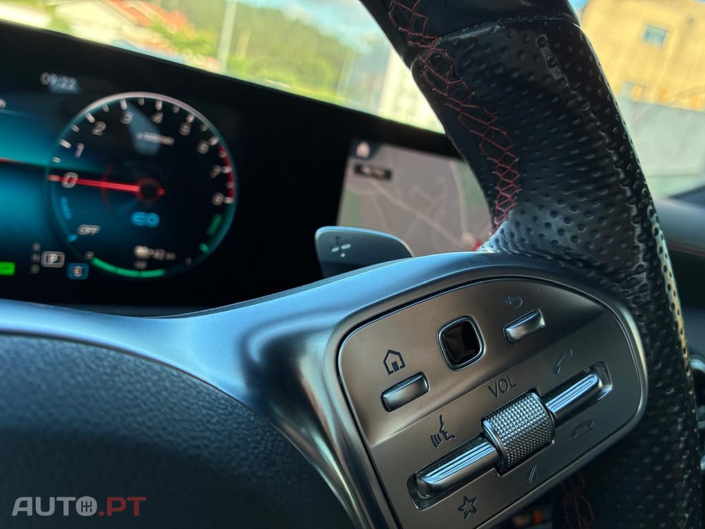 Mercedes-Benz A 250 e AMG Line