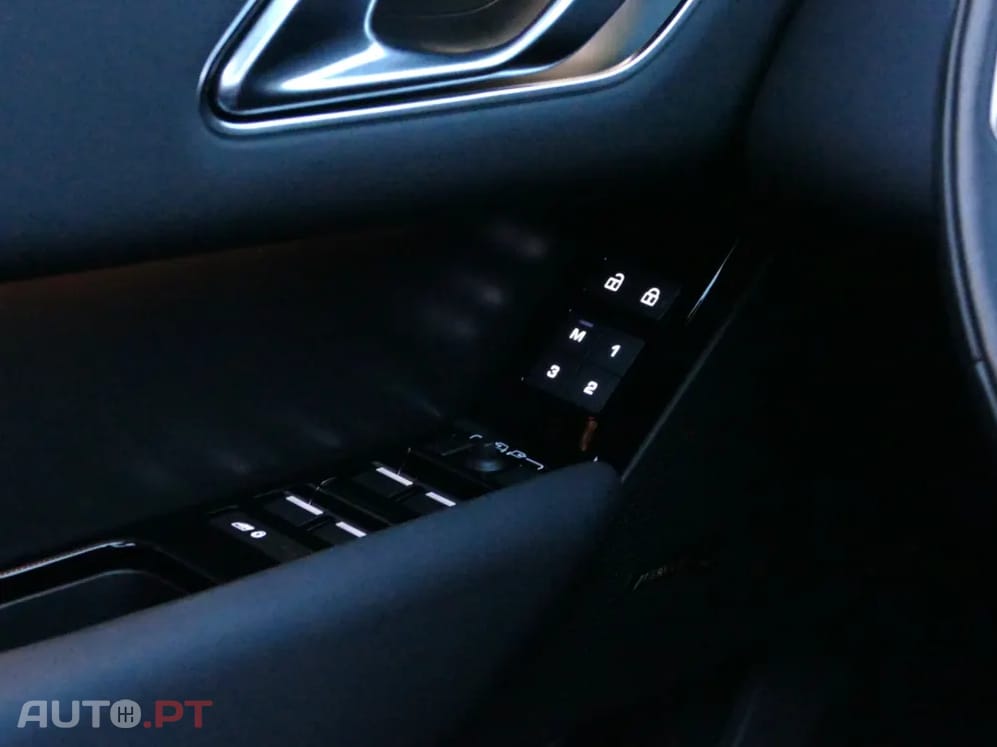 Land Rover Velar 2.0 P400e AWD Dynamic SE