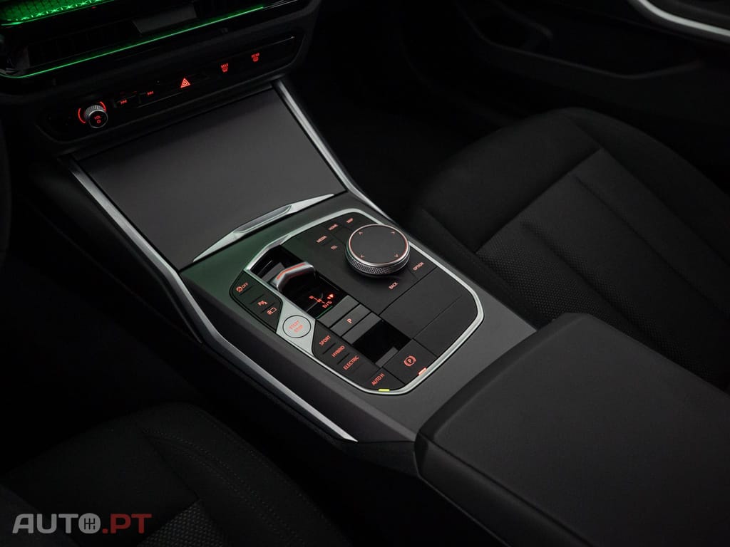 BMW 330 e Auto