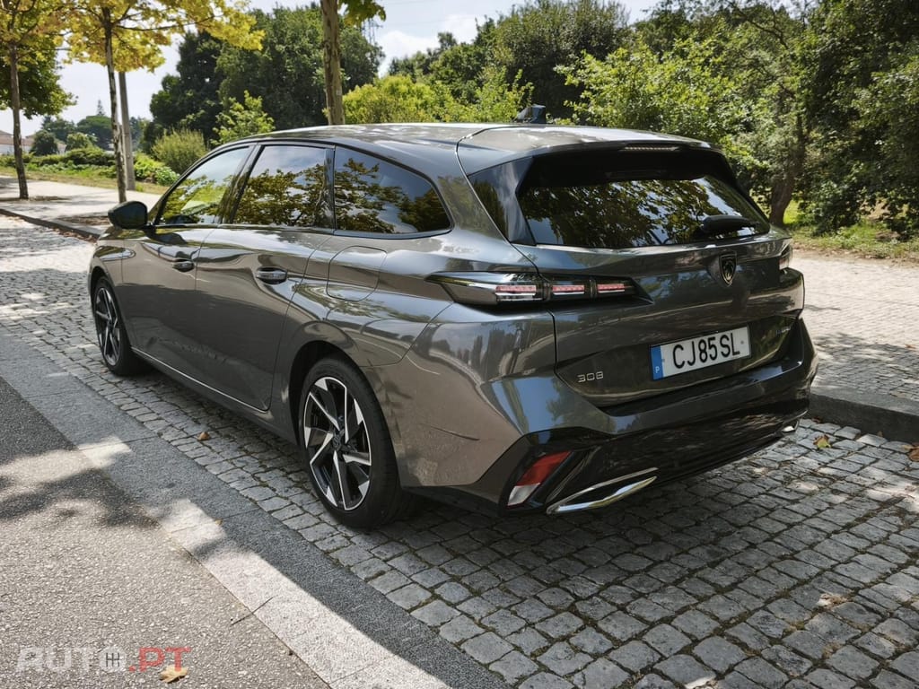 Peugeot 308 1.6 Hybrid Allure Pack e-EAT8 — fotografia 4