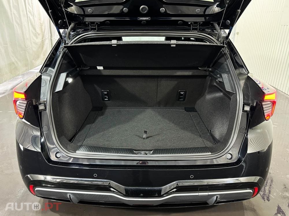 MG MG4 64 kWh XPower Luxury